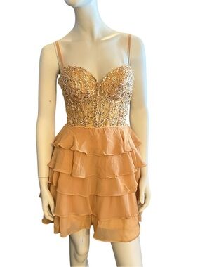 Class and Fashion Sequin and Chiffon Tiered Dress Gold 8 NWT